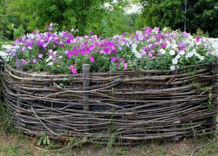 Плетеный забор своими руками - плетенка из досок, веток, прутьев