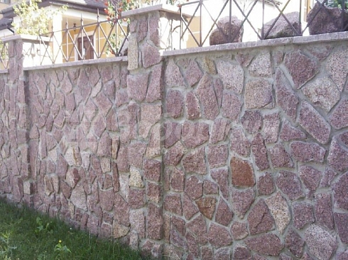 Забор из бута